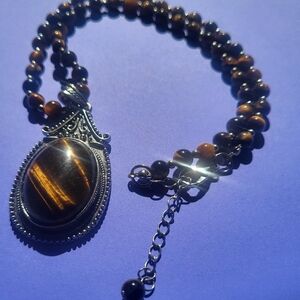 Tiger's Eye Bead & Pendant Necklace.